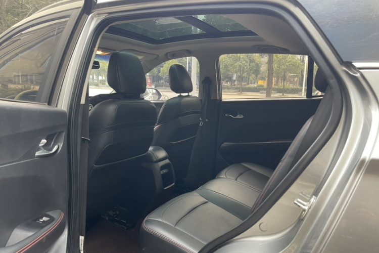 宝骏510 2019款 1.5L 手动优享型77kW 国VI中控内饰7001