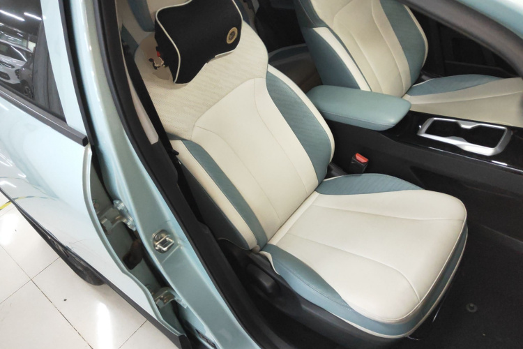 吉利几何E萤火虫 2024款 401km 萤光局部细节41