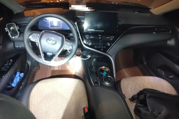 丰田 凯美瑞 2023款 2.5G 豪华版中控内饰12