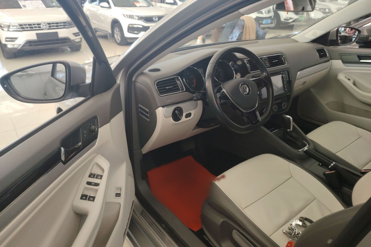 大众 速腾 2015款 1.6L 自动舒适型中控内饰7002