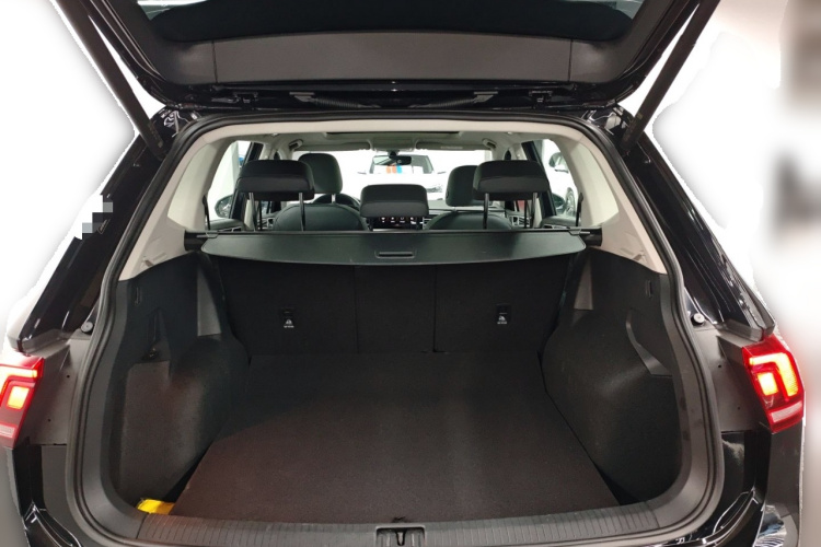 大众 途观L 2024款 出众款 330TSI 自动两驱R-Line龙耀版中控内饰23