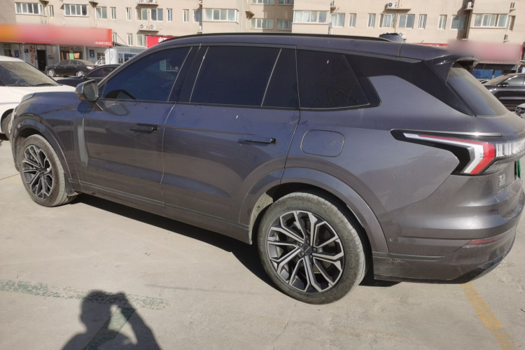 领克09 EM-P 2023款 2.0TD EM-P 远航版PM 七座车身外观6003