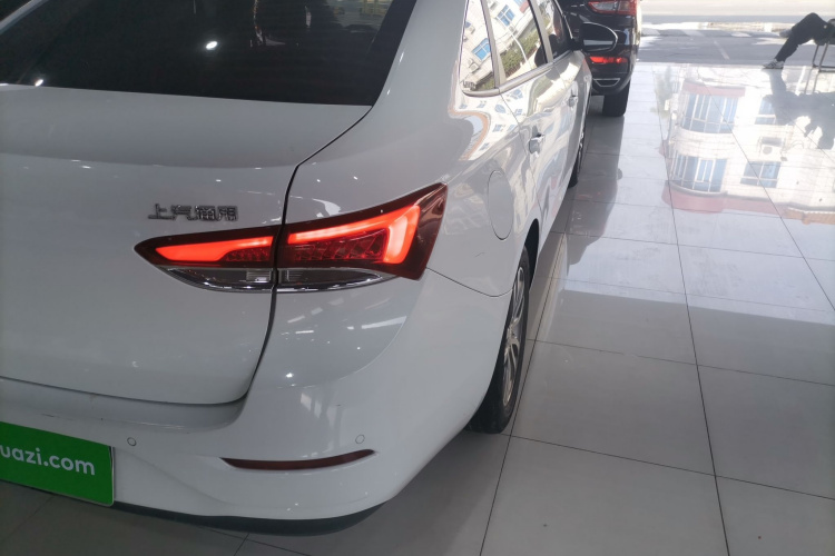 别克 英朗 2021款 1.3T 自动轻混动精英型车身外观9