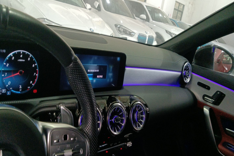 奔驰CLA AMG 2022款 AMG CLA 35 4MATIC中控内饰12
