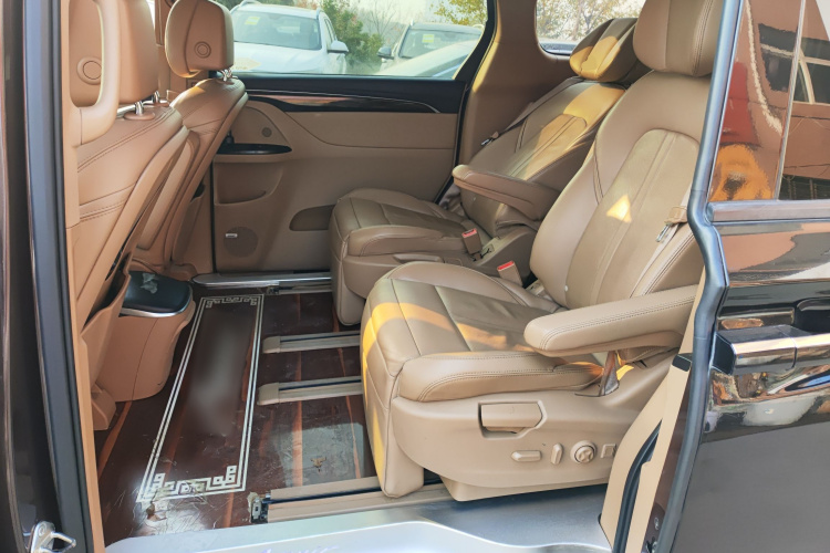 别克GL8 2017款 ES 28T 旗舰型 国V中控内饰21