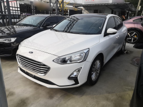 福特 福克斯 2019款 三厢 EcoBoost 180 自动锋潮型