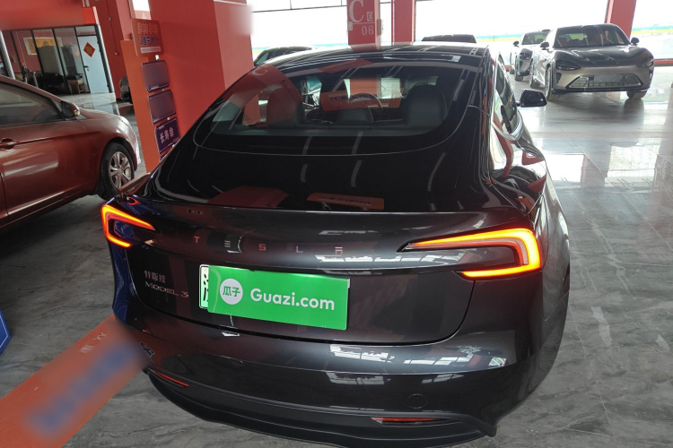 特斯拉 Model 3 2023款 后轮驱动版车身外观6004
