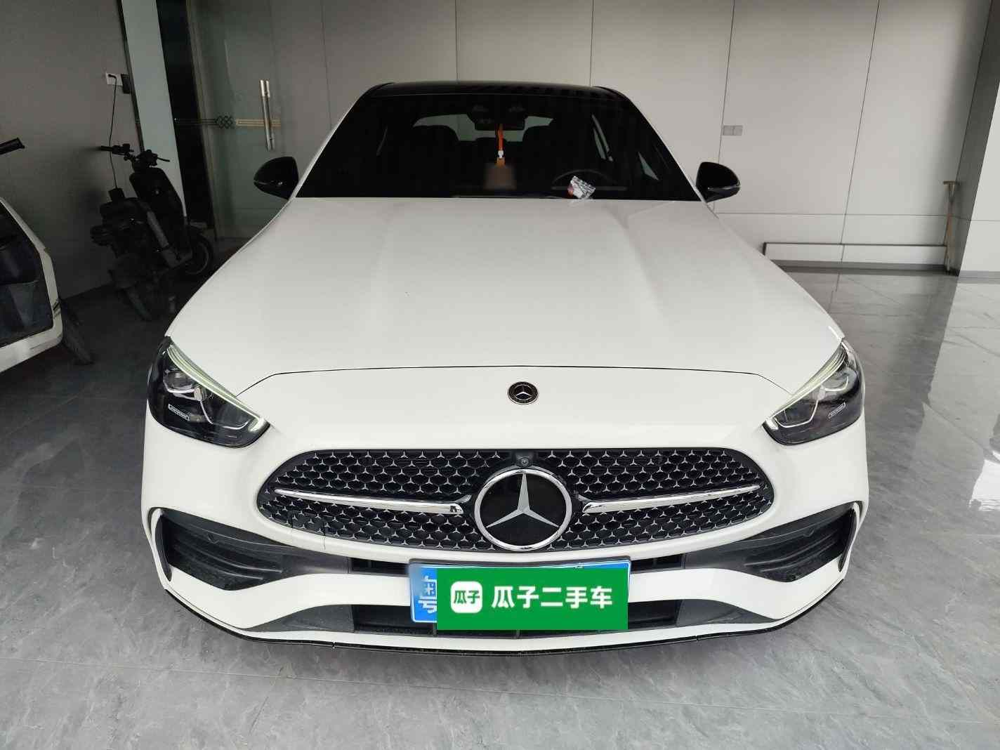 奔驰C级 2025款 C 260 L 皓夜运动版(1)