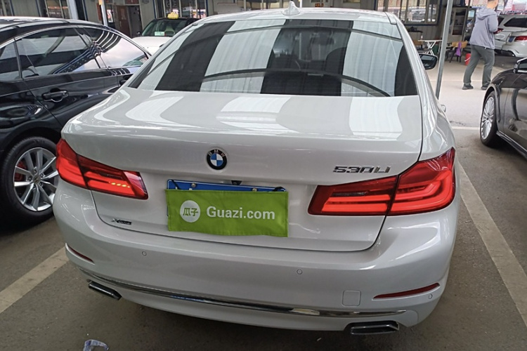 宝马5系 2019款 530Li xDrive 豪华套装车身外观6002