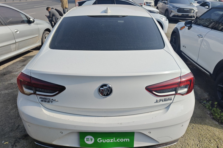 别克 君威 2022款 552T 智享型车身外观6