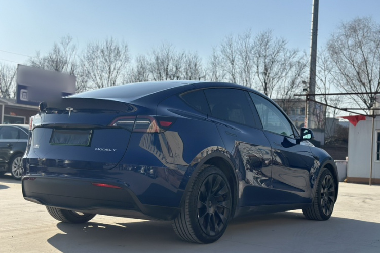 特斯拉 Model Y 2021款 长续航全轮驱动版 3D7车身外观6003