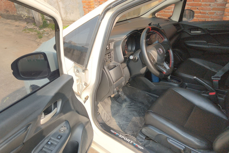 本田 飞度 2018款 1.5L CVT舒适版中控内饰20