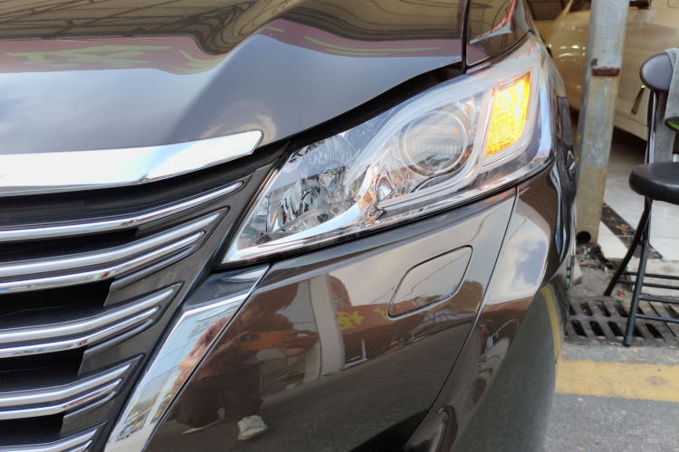 丰田 皇冠 2015款 2.0T 时尚版局部细节36