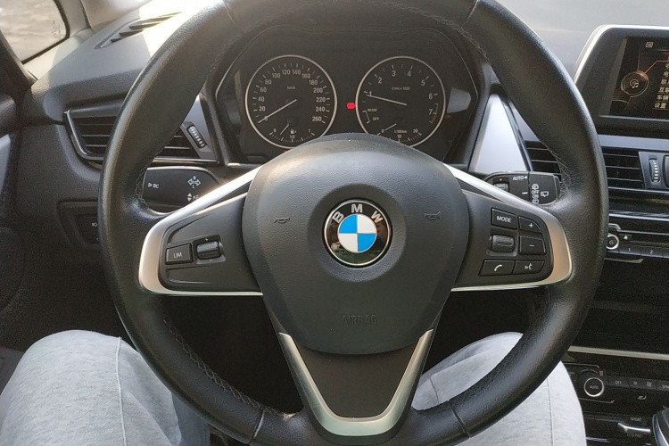 宝马2系旅行车 2016款 218i 领先型中控内饰13