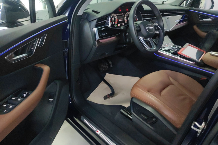 奥迪Q7 2021款 45 TFSI quattro S line运动型中控内饰7003