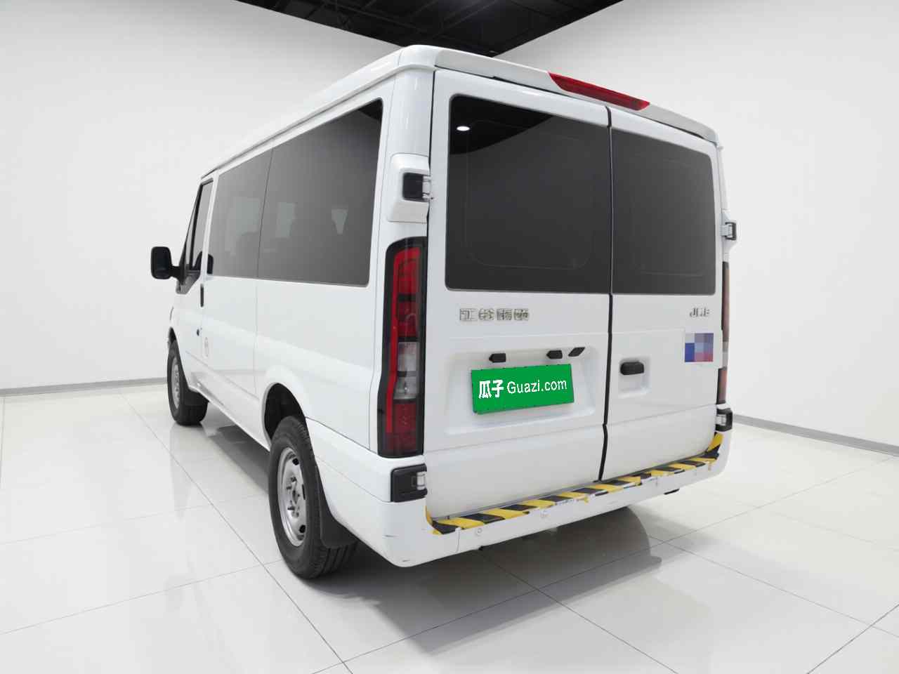 江铃福顺 2025款 2.0T  6MT柴油短轴低顶商运型多功能乘用车5/6座对开尾门(4)