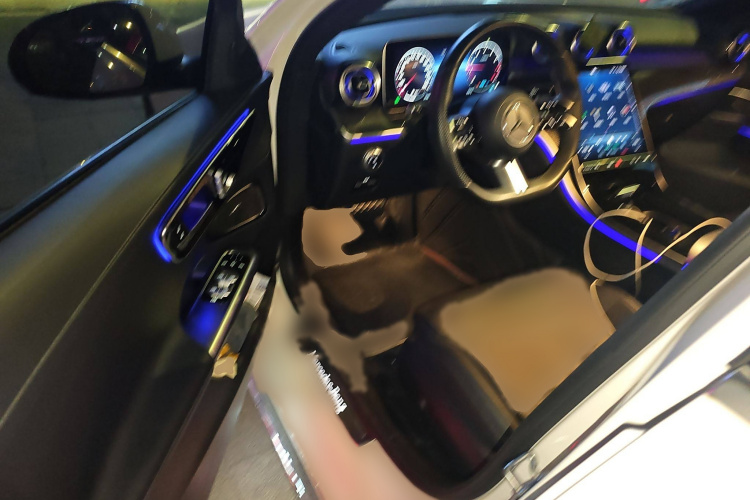 奔驰C级 2022款 改款 C 260 L 运动版中控内饰7003