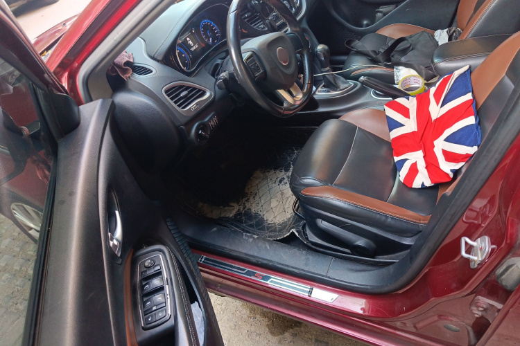 菲亚特 菲翔 2015款 1.4T 自动劲享版中控内饰20