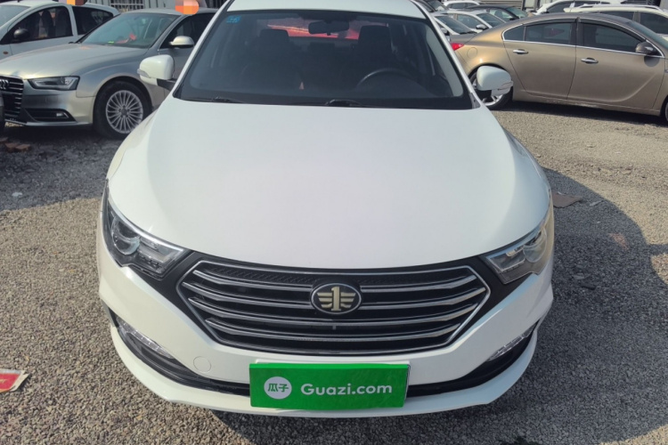 奔腾B30 2017款 1.6L 自动舒适型车身外观2