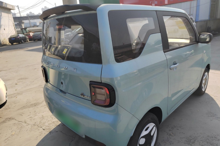 吉利银河 熊猫 2025款 210km 元气熊车身外观7