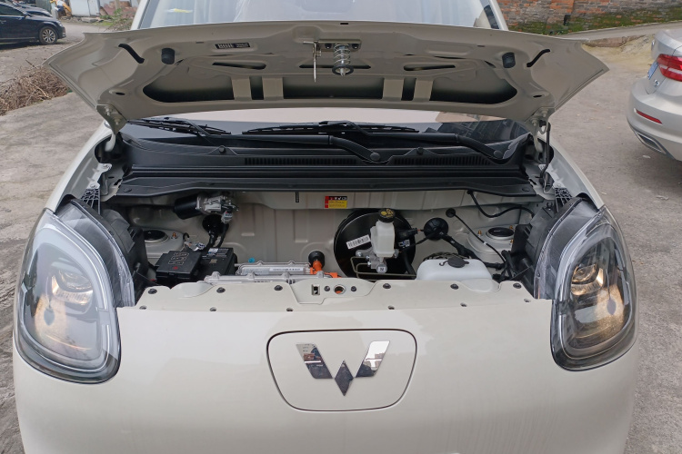 五菱汽车 宏光MINIEV 2025款 四门版 进阶款机舱底盘24