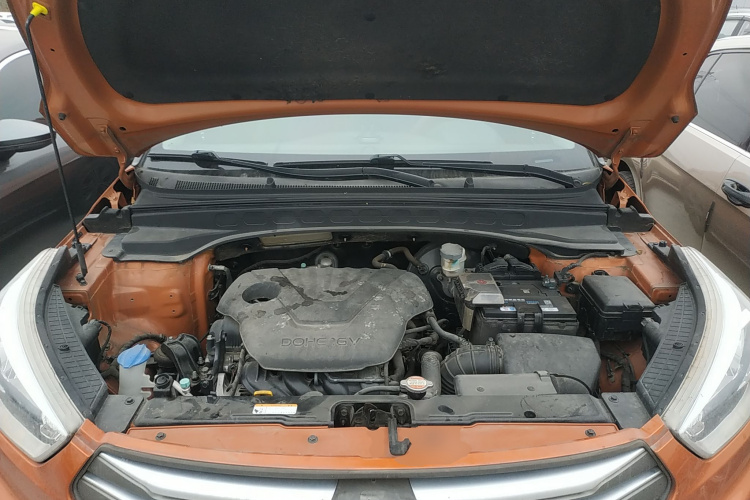 北京现代ix25 2015款 1.6L 自动两驱智能型GLS机舱底盘24