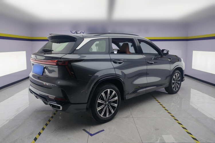 长安CS75 PLUS 2024款 第三代 冠军版 1.5T 智驾劲航型车身外观7