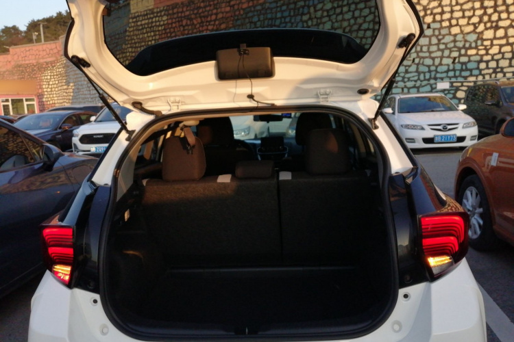 丰田 YARiS L 致炫 2020款 致炫X 1.5L CVT领先版机舱底盘23