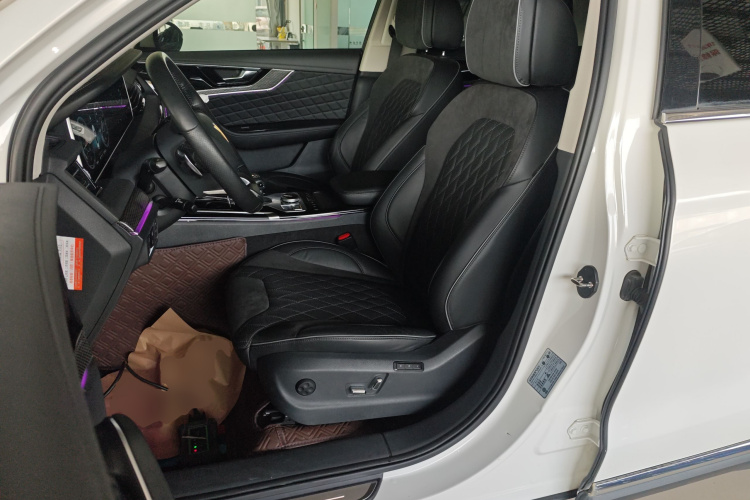 红旗HS5 2019款 2.0T 智联旗领四驱版中控内饰19