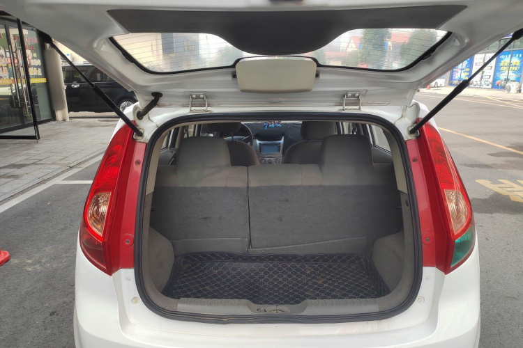 雪佛兰 赛欧 2013款 两厢 1.2L AMT理想版机舱底盘23