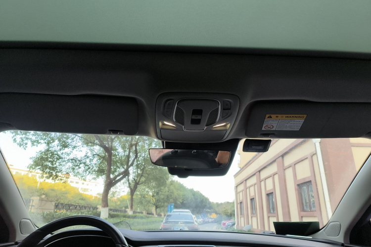 飞凡汽车 飞凡ER6 2021款 新动版 620km 智享版中控内饰22