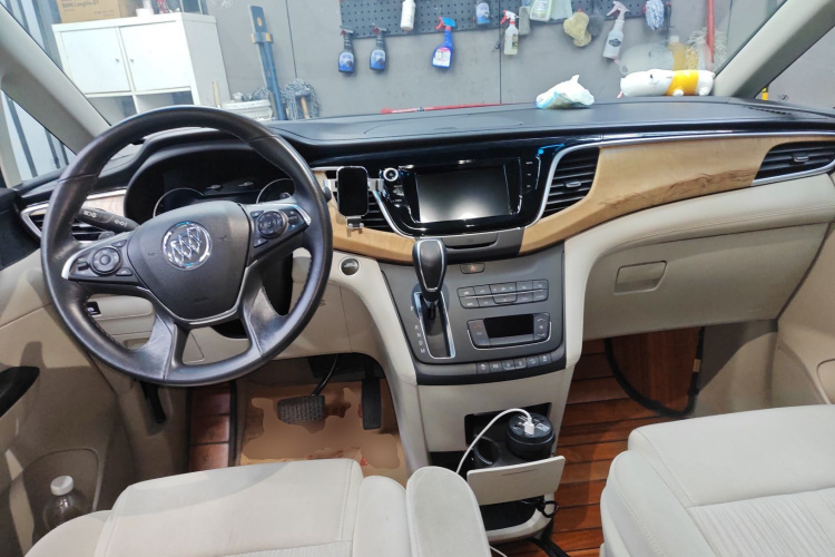 别克GL8 2017款 ES 28T 舒适型 国V中控内饰12