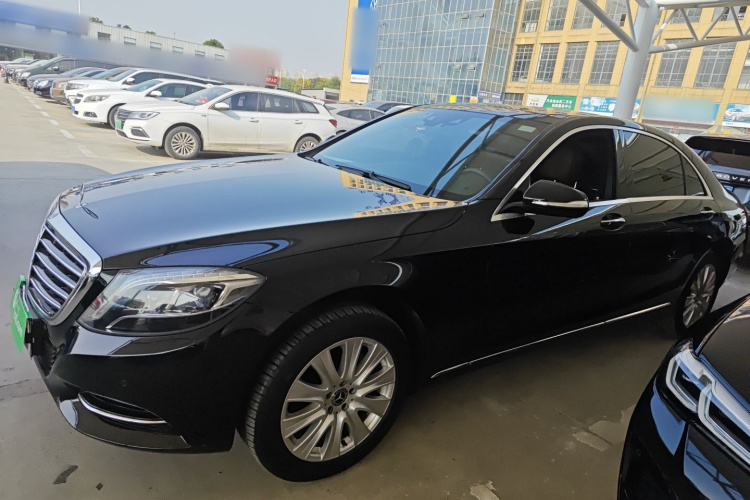 奔驰S级 2017款 S 320 L 商务型车身外观4