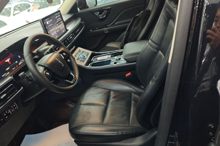 林肯 飞行家 2021款 3.0T V6 四驱尊享版中控内饰19