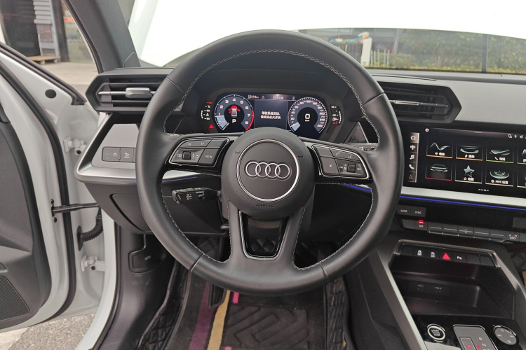 奥迪A3 2024款 A3L Limousine 35 TFSI 时尚运动型局部细节13