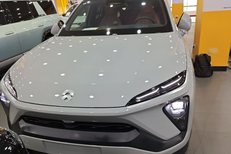 蔚来EC6 2020款 440KM 签名版车身外观2