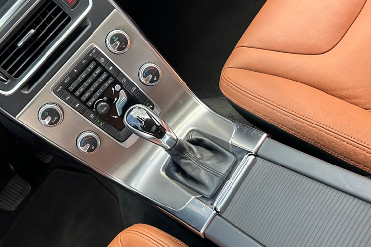 沃尔沃S60 2014款 S60L 2.0T 智远版中控内饰7008