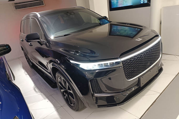 理想汽车 理想ONE 2020款 增程6座版车身外观3