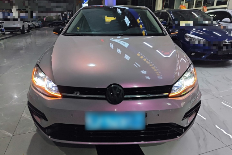 大众 高尔夫 2018款 230TSI 自动舒适型车身外观2