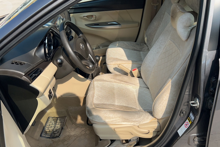 丰田 YARiS L 致炫 2014款 1.5G 手动炫动版局部细节19