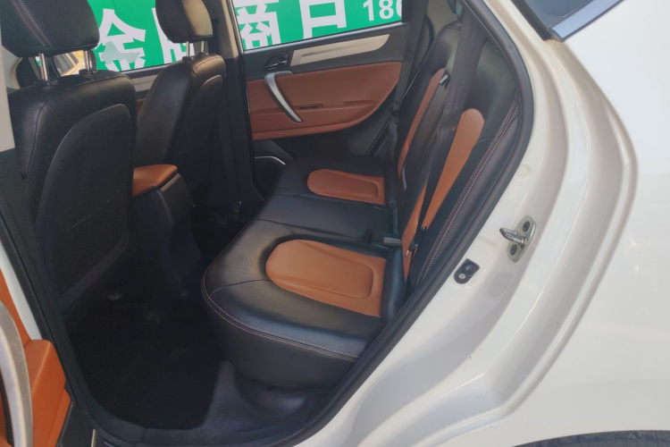 江汽集团 瑞风S5 2013款 2.0T 手动尊享版中控内饰21