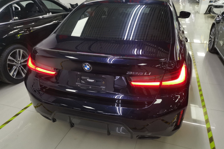 宝马3系 2023款 325Li M运动曜夜套装车身外观6