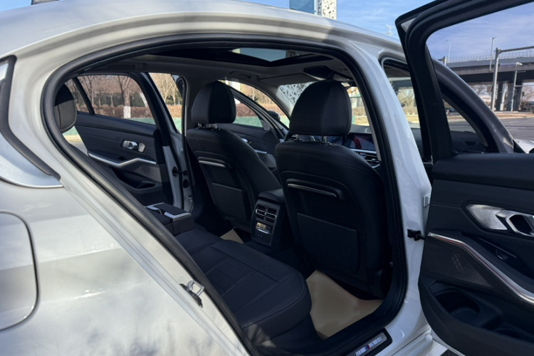 宝马3系 2020款 320Li M运动套装中控内饰7002