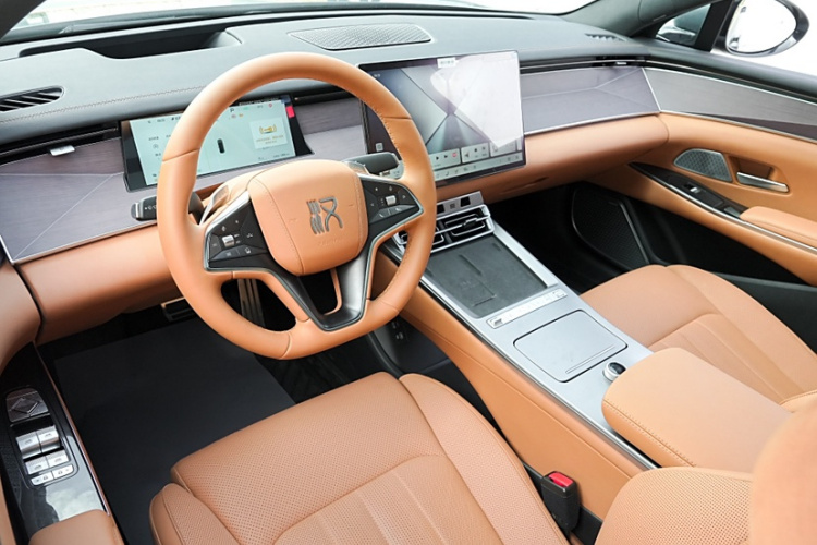 比亚迪 汉L 2025款 DM-p 四驱激光雷达旗舰型中控内饰7013