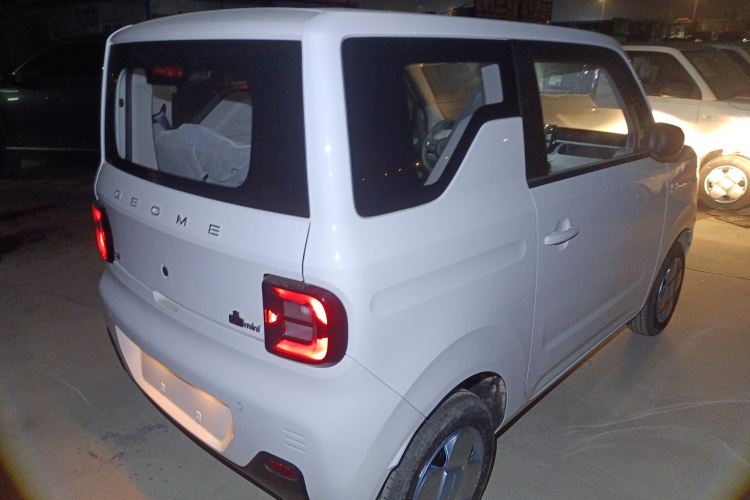 吉利银河 2024款 熊猫mini 200km 耐力熊车身外观6005