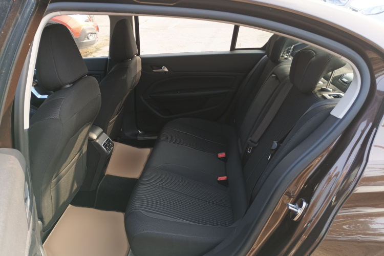 标致408 2015款 1.2T 自动豪华版中控内饰7004