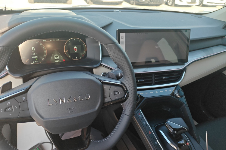 领克06 2023款 Remix 1.5T Shero中控内饰12