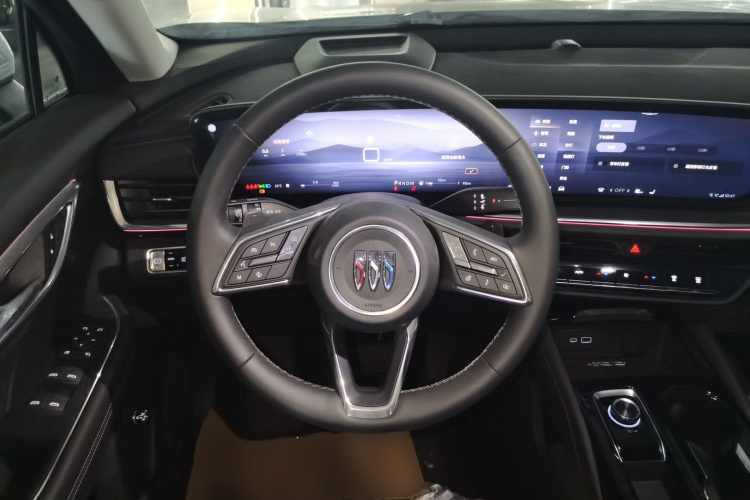 别克 2025款 昂科威Plus 28T 两驱白金版中控内饰13