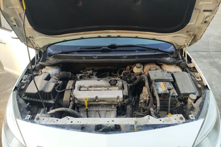 别克 英朗 2014款 XT 1.6L 自动时尚版机舱底盘24