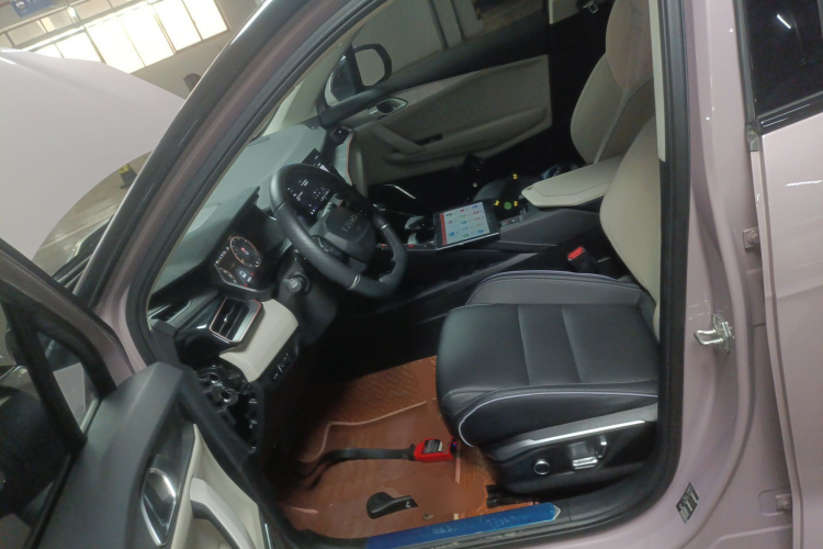 领克06 2021款 1.5T Shero粉色特别版中控内饰19